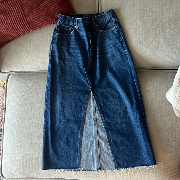 💥LAST CHANCE💥 High waisted denim maxi Skirt - Picture 2 of 4